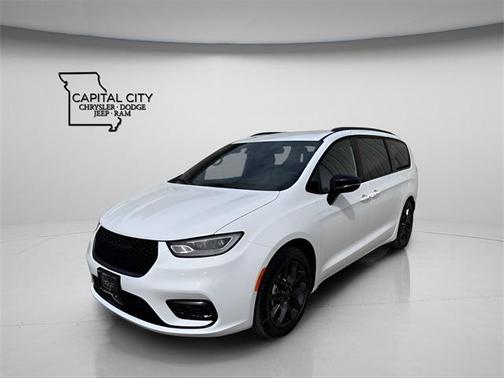 2026 Chrysler Pacifica L