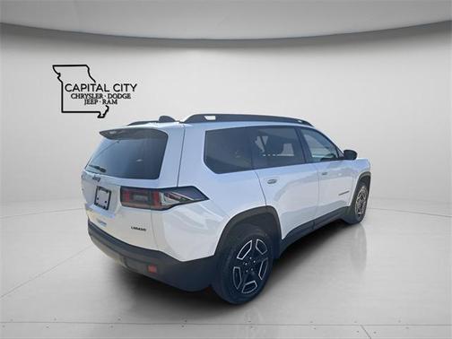 2026 Jeep Cherokee Laredo 4x4