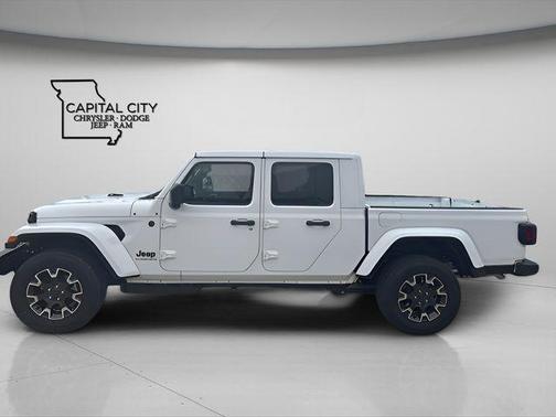 2026 Jeep Gladiator Sahara 4x4