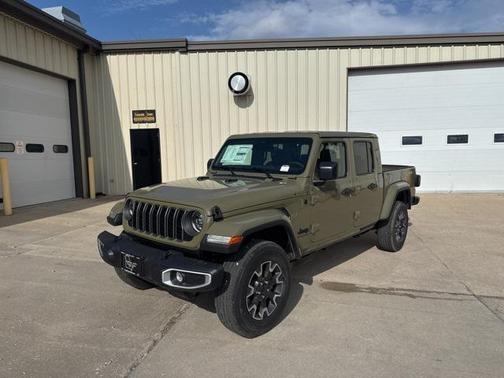 2026 Jeep Gladiator Sahara 4x4