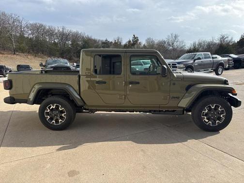 2026 Jeep Gladiator Sahara 4x4