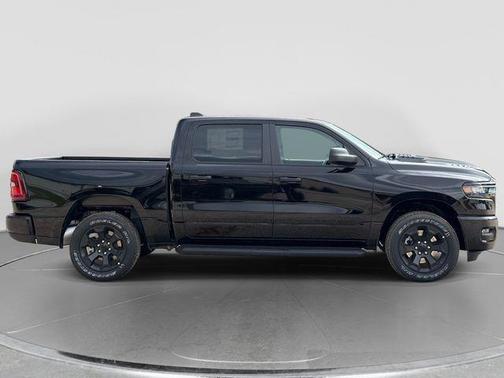 Diamond Black Crystal Pearlcoat 2026 RAM 1500 Express