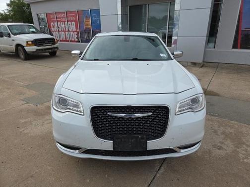 2016 Chrysler 300 S