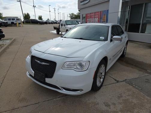 2016 Chrysler 300 S