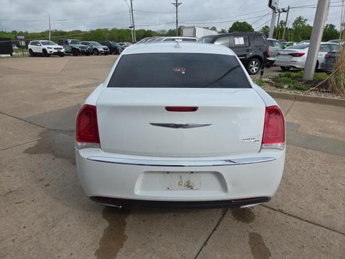 2016 Chrysler 300 S
