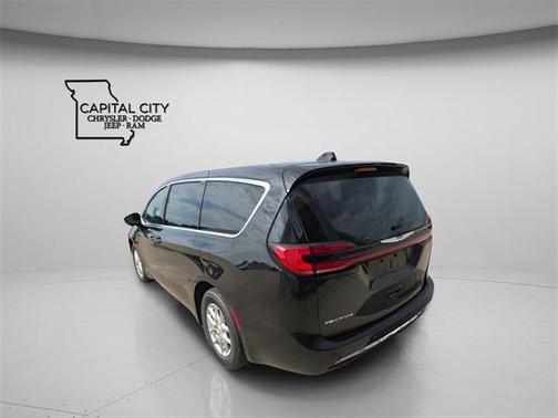 2025 Chrysler Pacifica L