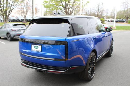2025 Land Rover Range Rover SE