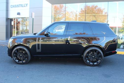 2025 Land Rover Range Rover SE