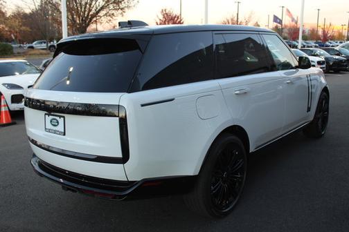 2025 Land Rover Range Rover SE