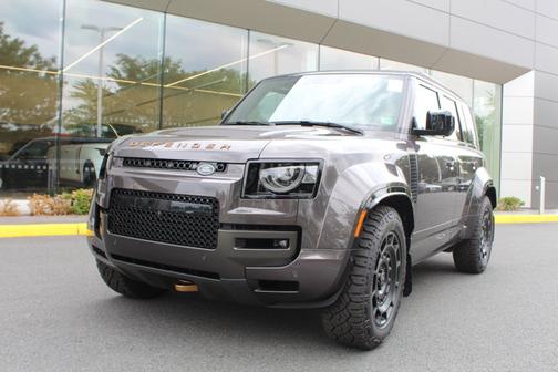 2025 Land Rover Defender OCTA