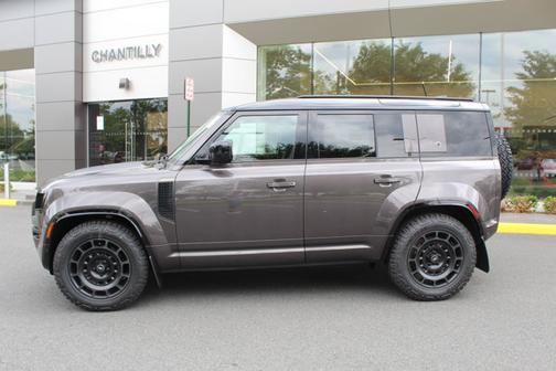2025 Land Rover Defender OCTA