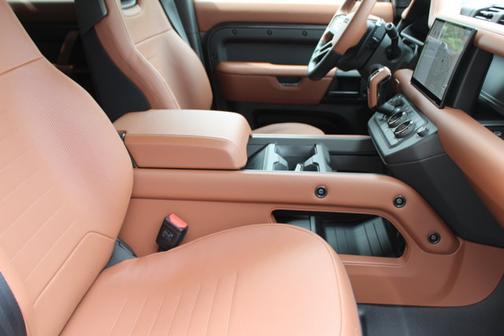 2025 Land Rover Defender OCTA