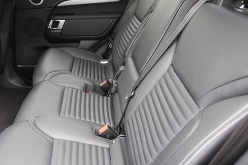 2025 Land Rover Discovery Dynamic SE