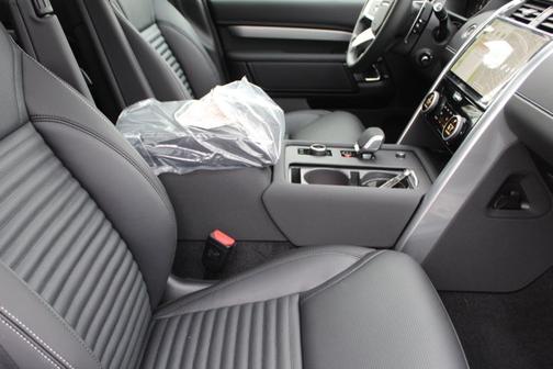 2025 Land Rover Discovery Dynamic SE