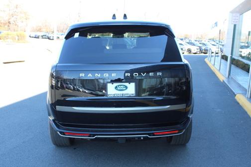 2025 Land Rover Range Rover SE