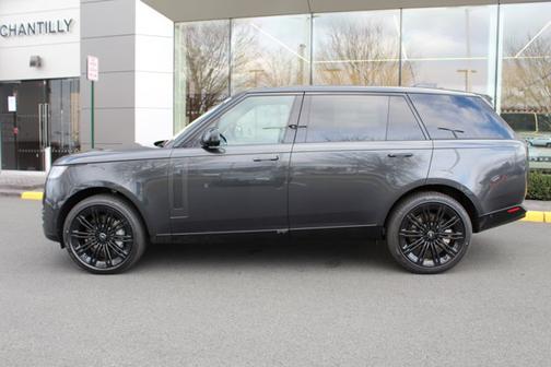 2025 Land Rover Range Rover SE