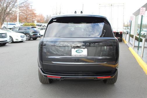 2025 Land Rover Range Rover SE