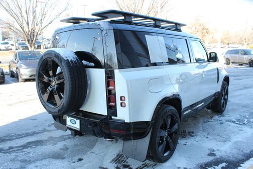 2025 Land Rover Defender X-Dynamic SE