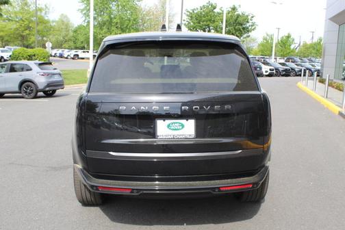 2025 Land Rover Range Rover SE