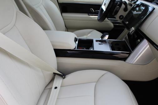 2025 Land Rover Range Rover SE