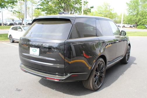 2025 Land Rover Range Rover SE