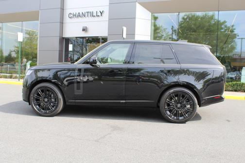 2025 Land Rover Range Rover SE