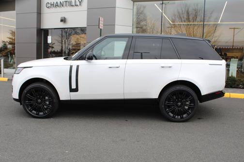 2025 Land Rover Range Rover SE
