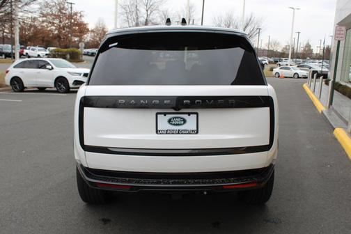 2025 Land Rover Range Rover SE
