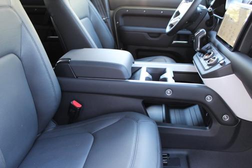 2025 Land Rover Defender S