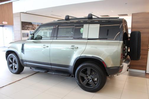2025 Land Rover Defender S