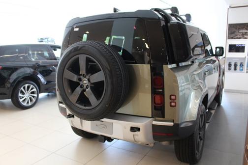 2025 Land Rover Defender S