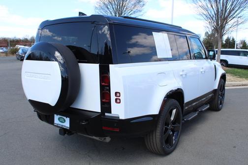 2025 Land Rover Defender X-Dynamic SE