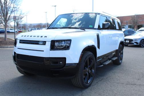 2025 Land Rover Defender X-Dynamic SE