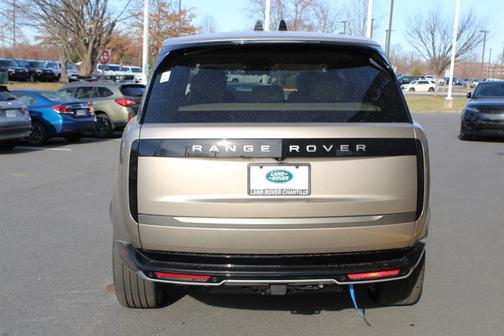 2025 Land Rover Range Rover SE