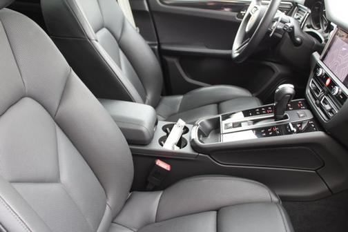 2024 Porsche Macan T
