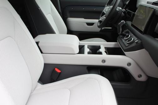2025 Land Rover Defender S