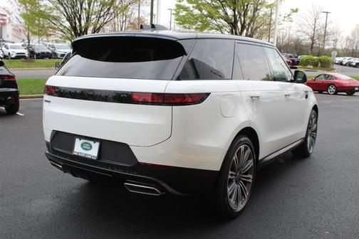 2025 Land Rover Range Rover Sport SE
