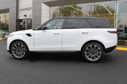 2025 Land Rover Range Rover Sport SE