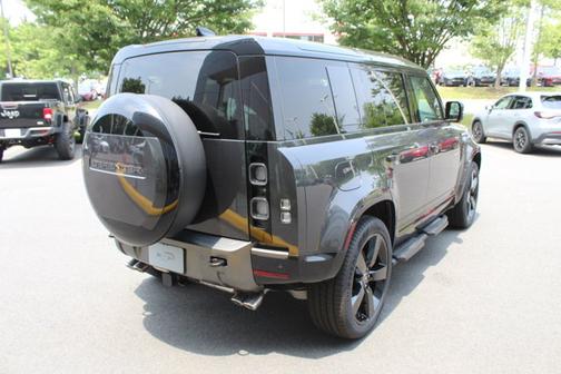 2025 Land Rover Defender V8