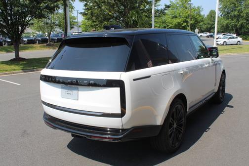 2025 Land Rover Range Rover SE
