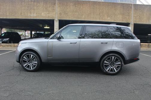 2025 Land Rover Range Rover SE