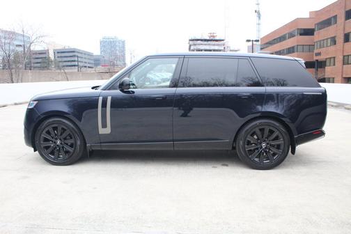 2025 Land Rover Range Rover SE