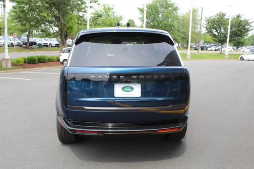 2025 Land Rover Range Rover SE