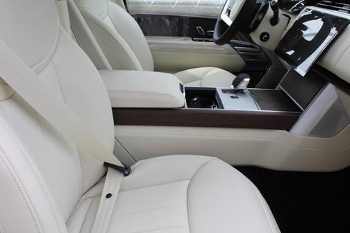 2025 Land Rover Range Rover SE