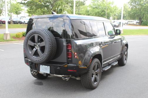 2025 Land Rover Defender X-Dynamic SE
