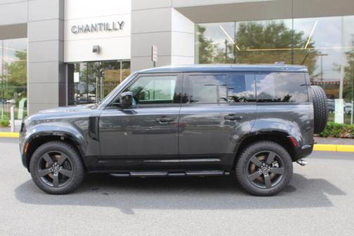 2025 Land Rover Defender X-Dynamic SE