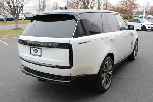 2025 Land Rover Range Rover SE