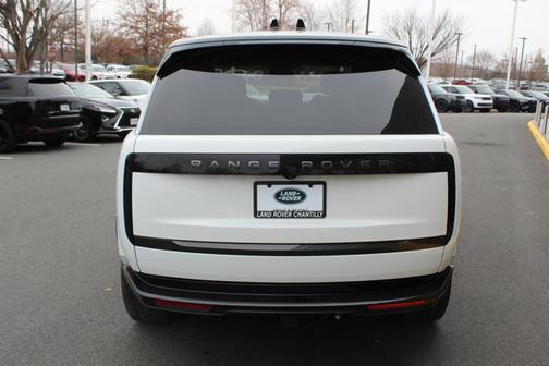 2025 Land Rover Range Rover SE