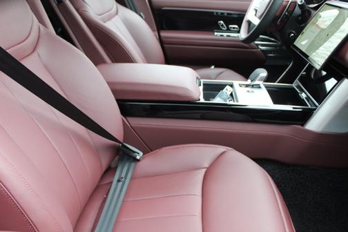 2025 Land Rover Range Rover SE