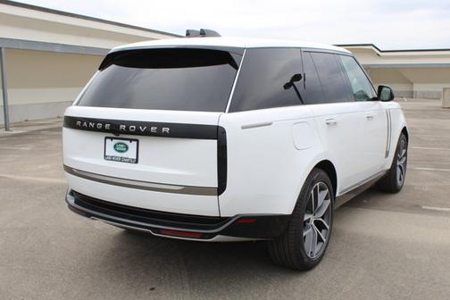 2025 Land Rover Range Rover SE
